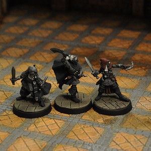 DM37a – Drow Warriors I (3) – Otherworld Miniatures